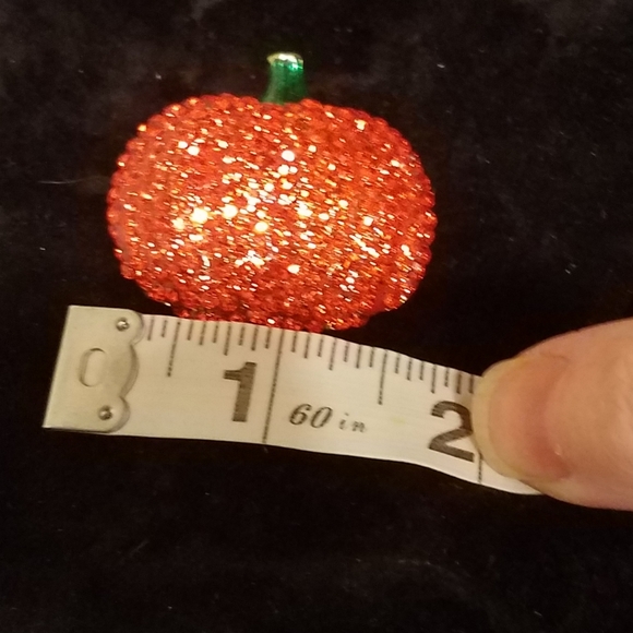 Beautiful Rhinestone Pumpkin Brooch - Picture 3 of 4